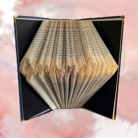 “Grandma” 𝑯𝒂𝒏𝒅𝒎𝒂𝒅𝒆 Book Folding Gift! 🎁 - Picture 7 of 16